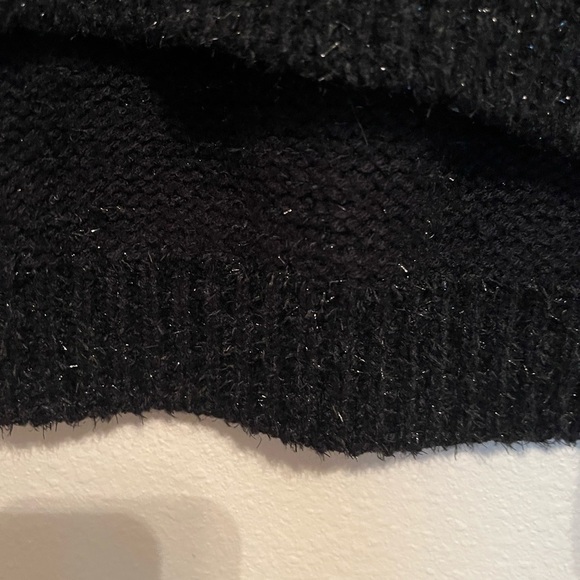 WILD FABLE~ BLACK SWEATER~SILVER FLECKS~M - Picture 5 of 7